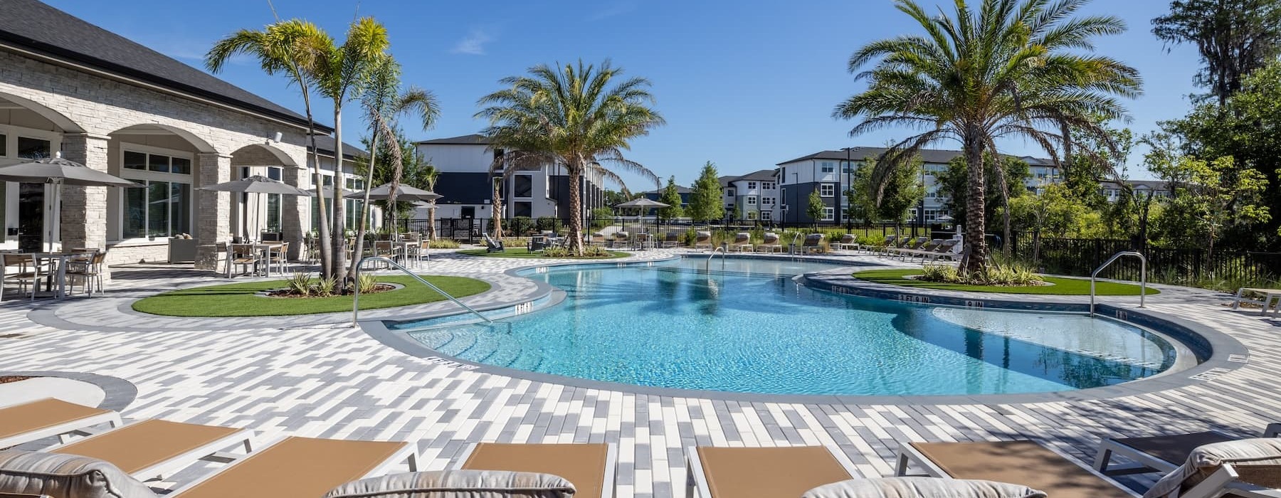 palm trees and outdoor seating